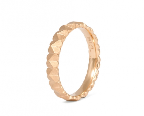 Schmaler Roségold-Ring aus der Kollektion Herzblatt